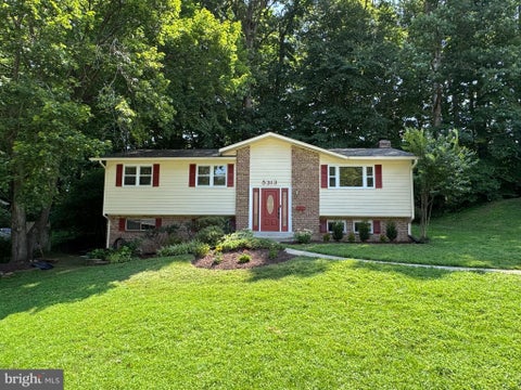 Photo of 5313 Weymouth Drive, SPRINGFIELD, VA 22151 (MLS # VAFX2334234)