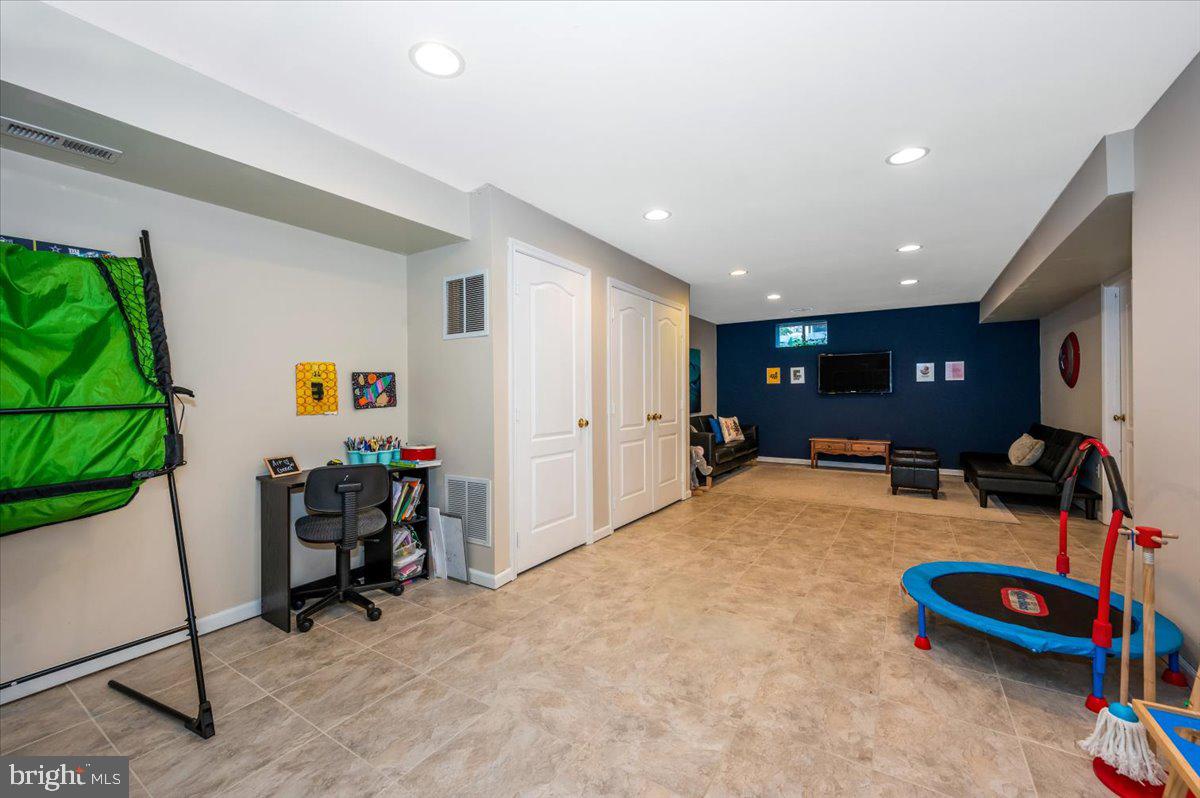 SPRING RIDGE - Residential