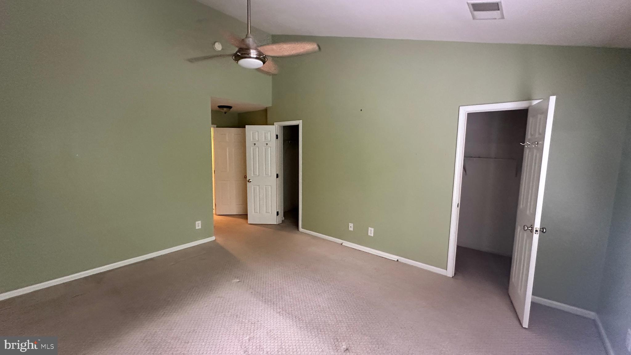 SIGNATURE AT BROADLANDS - Residential Lease