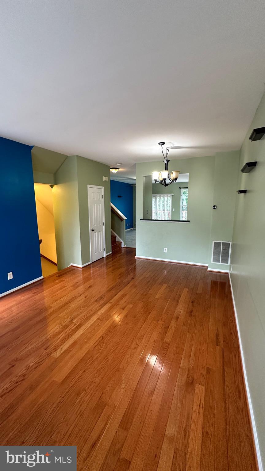 SIGNATURE AT BROADLANDS - Residential Lease