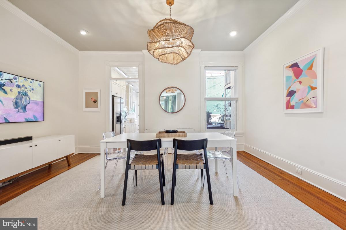CAPITOL HILL - Residential