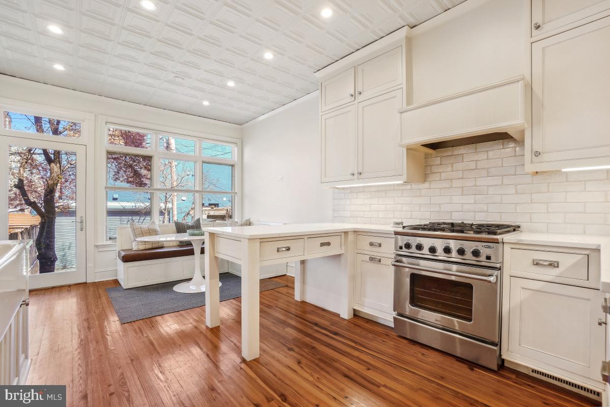 CAPITOL HILL - Residential