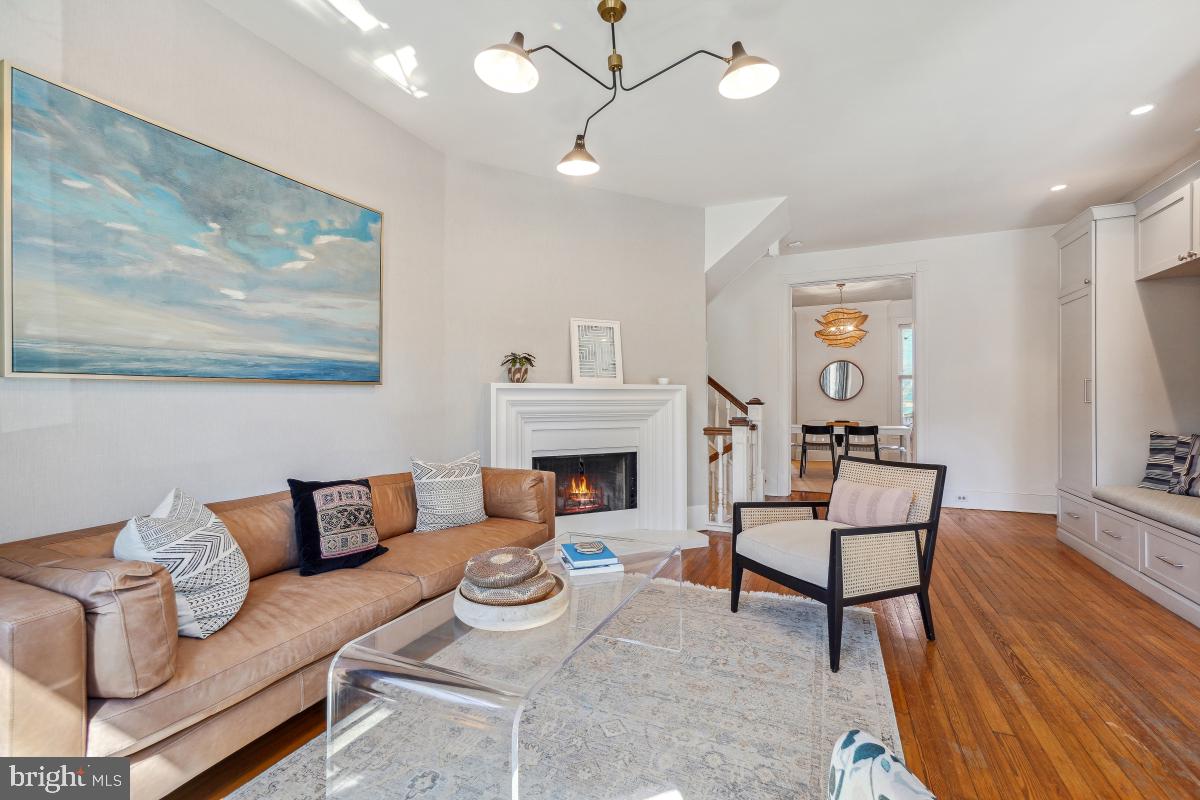 CAPITOL HILL - Residential