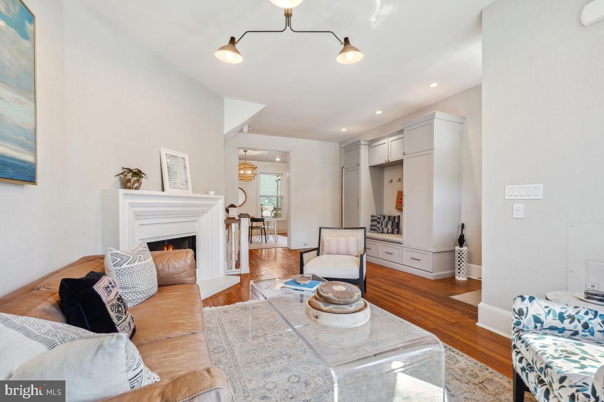 CAPITOL HILL - Residential