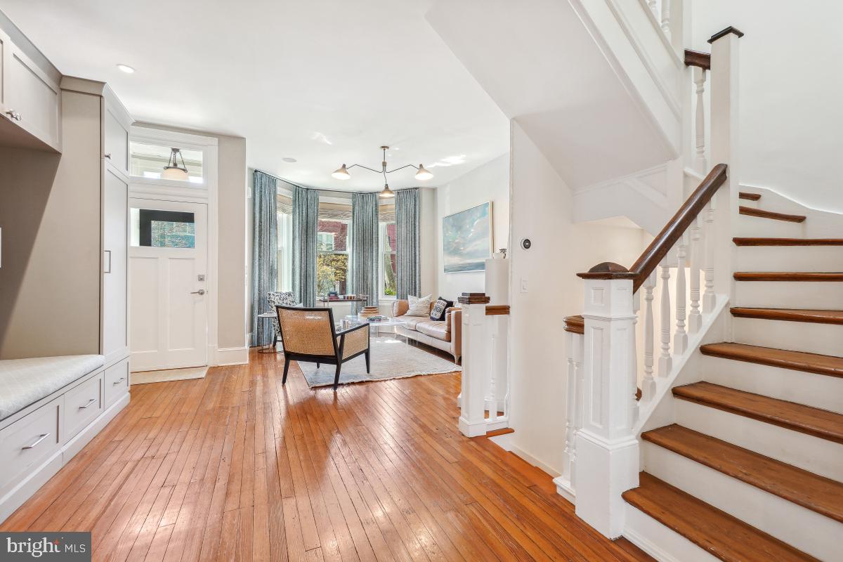 CAPITOL HILL - Residential