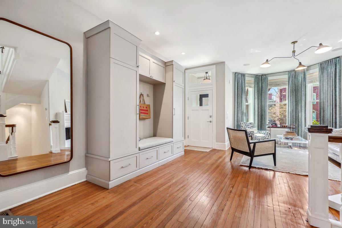 CAPITOL HILL - Residential