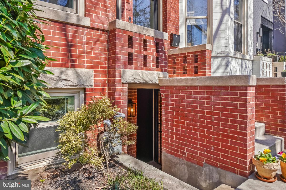 CAPITOL HILL - Residential