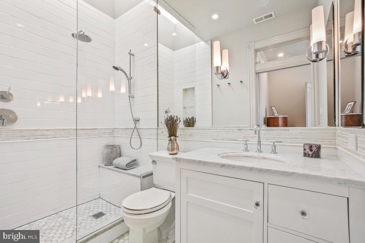 CAPITOL HILL - Residential