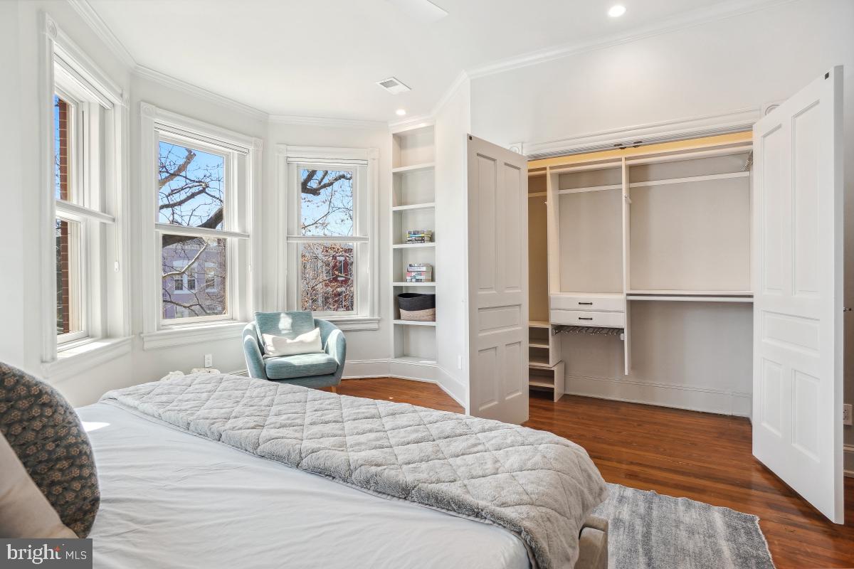CAPITOL HILL - Residential