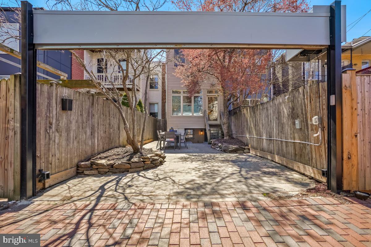 CAPITOL HILL - Residential