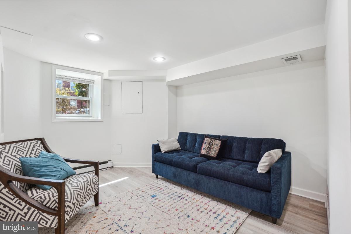 CAPITOL HILL - Residential