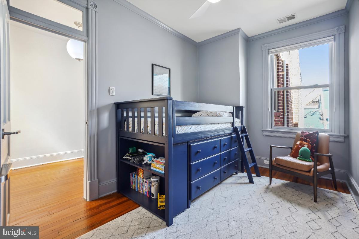 CAPITOL HILL - Residential