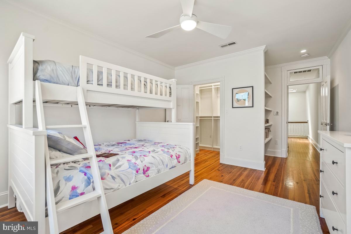 CAPITOL HILL - Residential