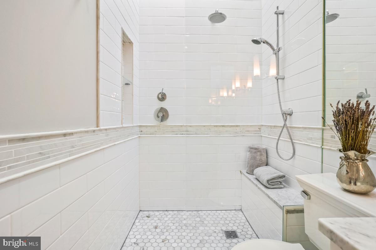 CAPITOL HILL - Residential