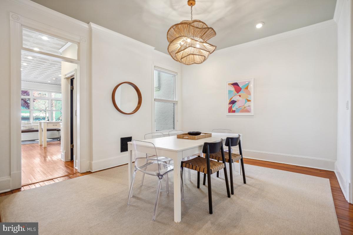 CAPITOL HILL - Residential