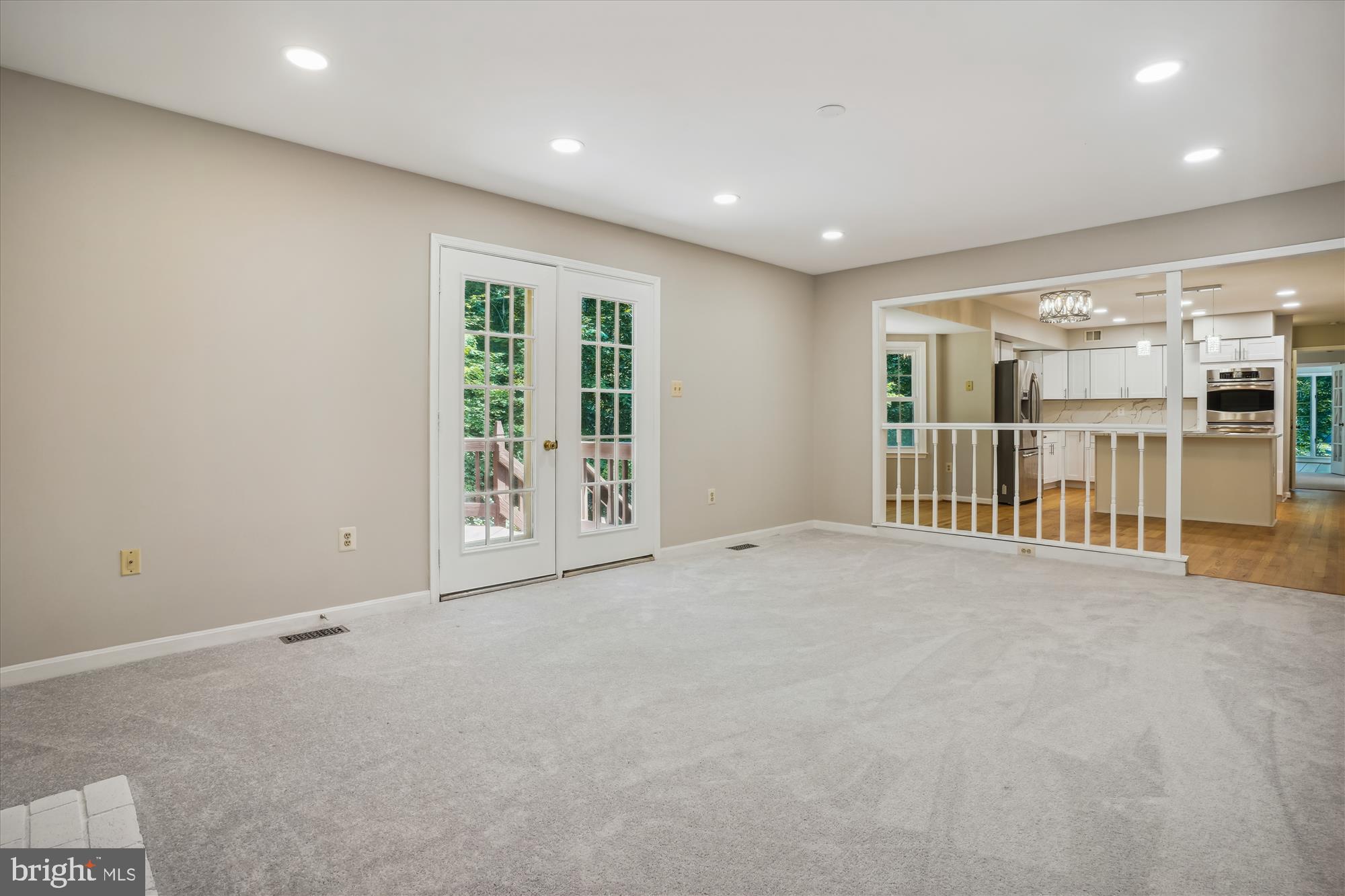 LAKE RIDGE - Residential