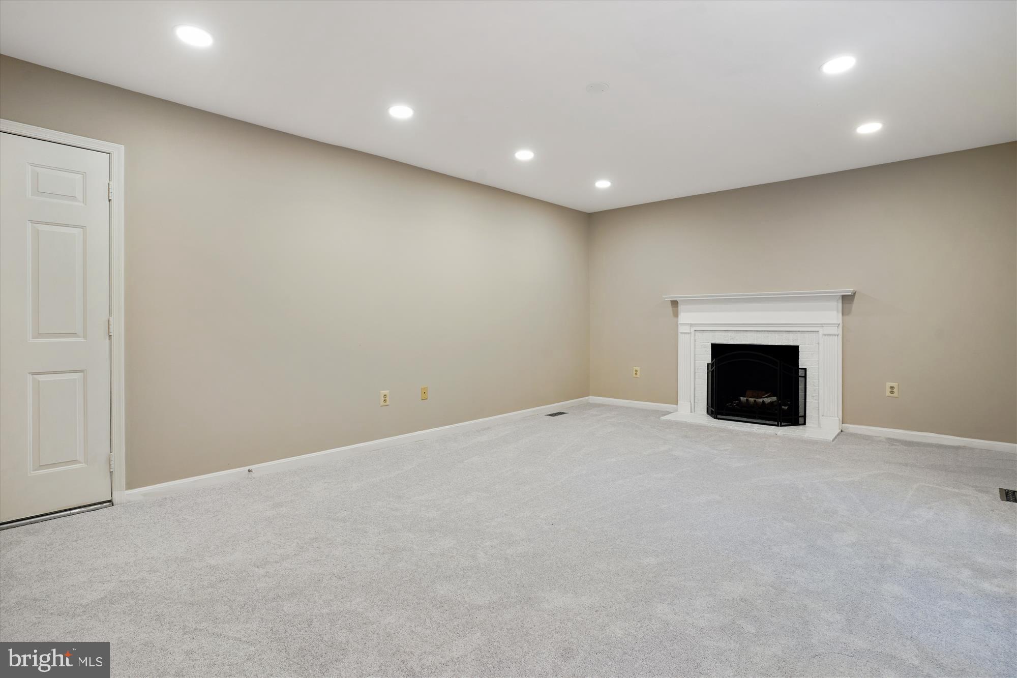 LAKE RIDGE - Residential