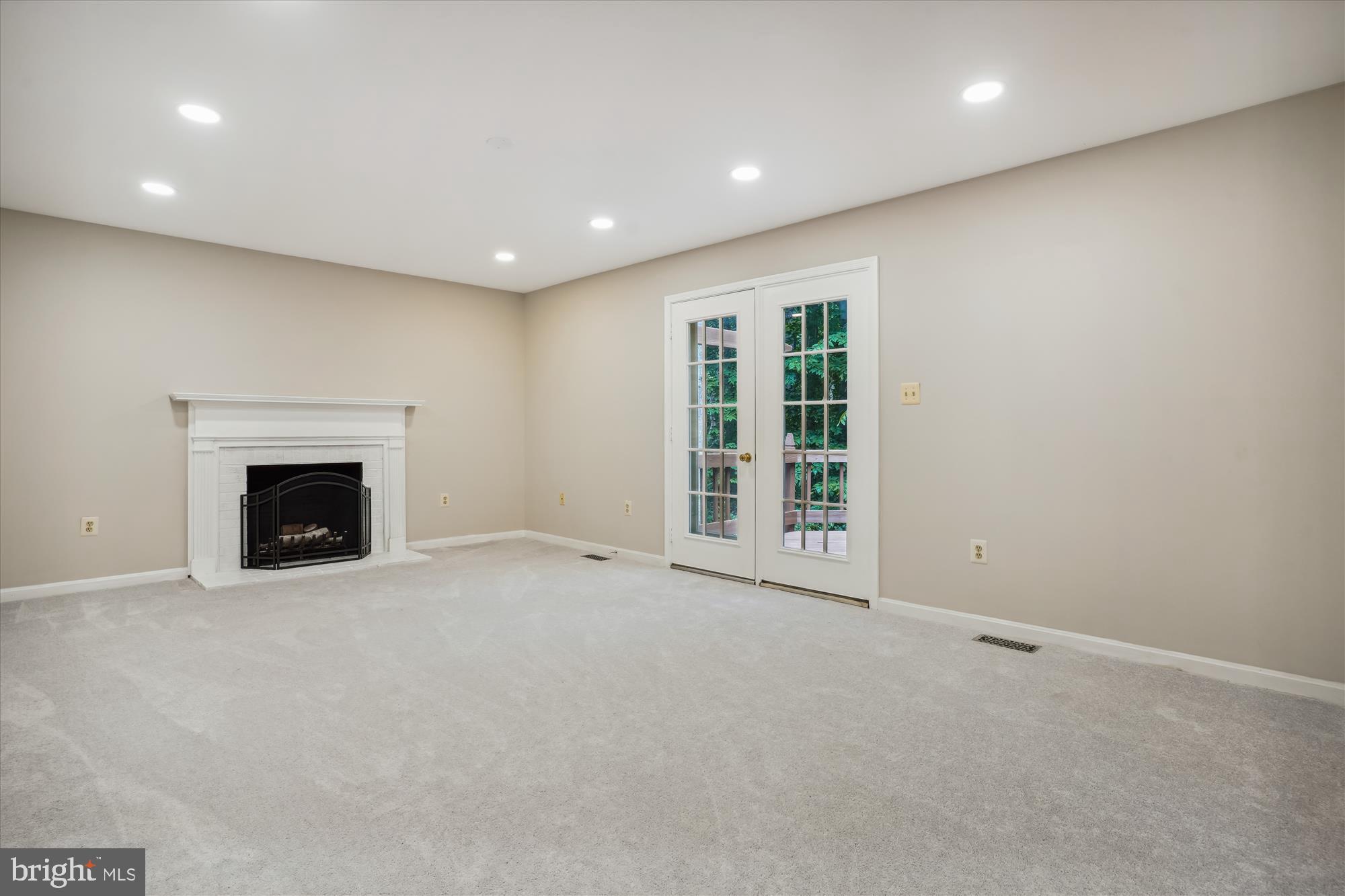 LAKE RIDGE - Residential