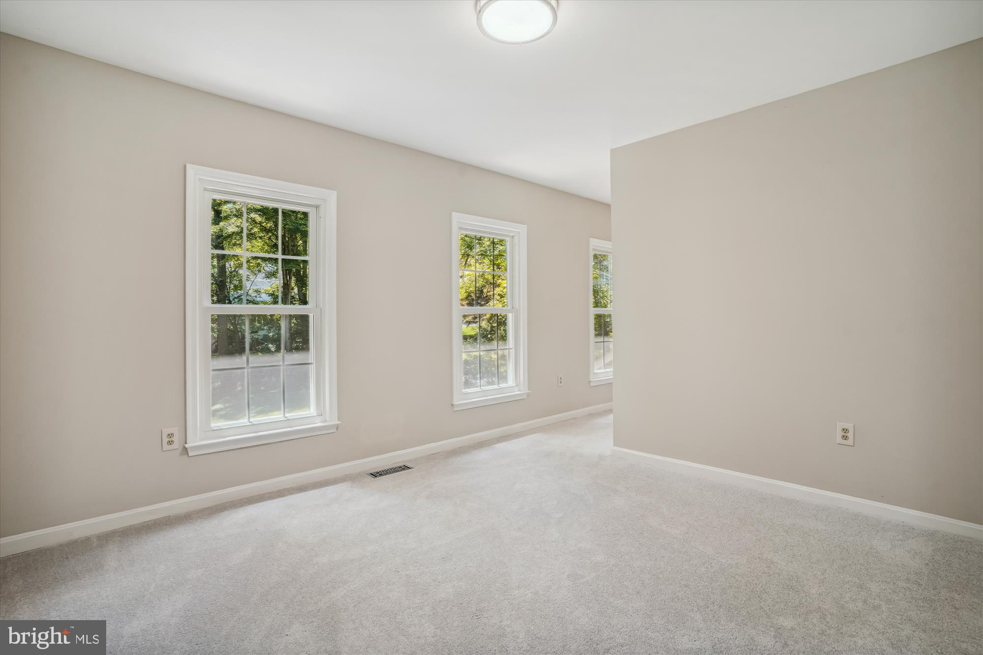 LAKE RIDGE - Residential