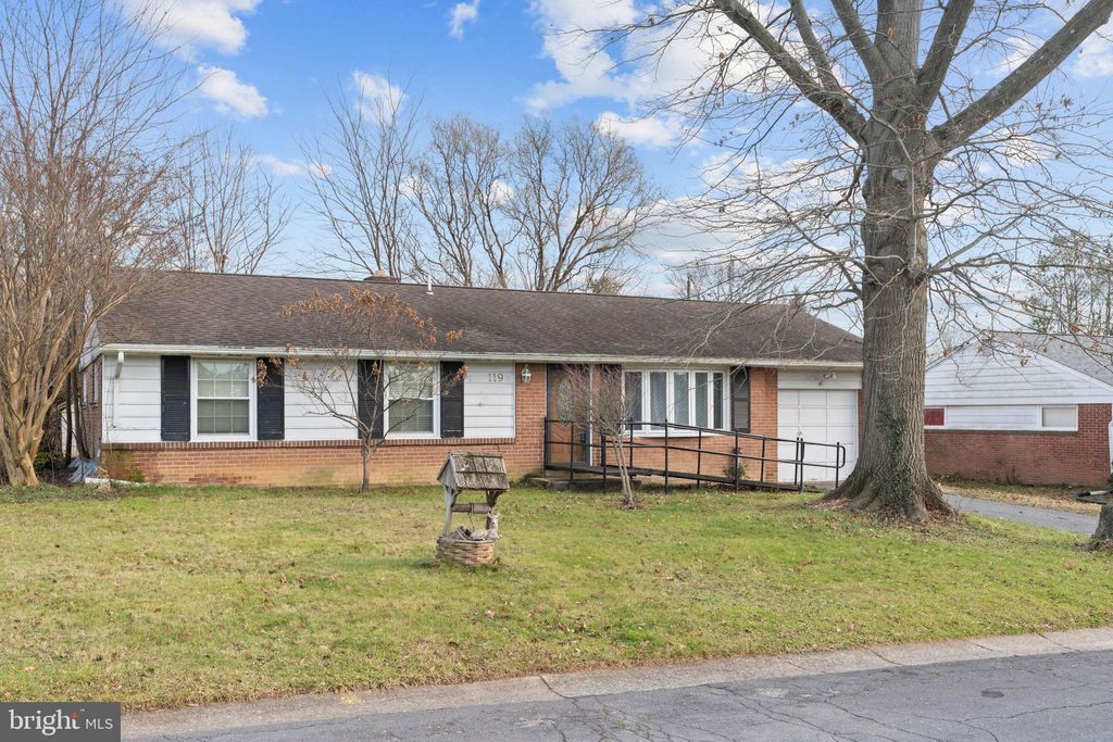 Photo of 119 Whitney Road, Lancaster, PA 17603 (MLS # PALA2043268)