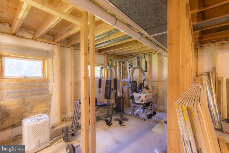 QUEEN ANNE ACRES - Residential