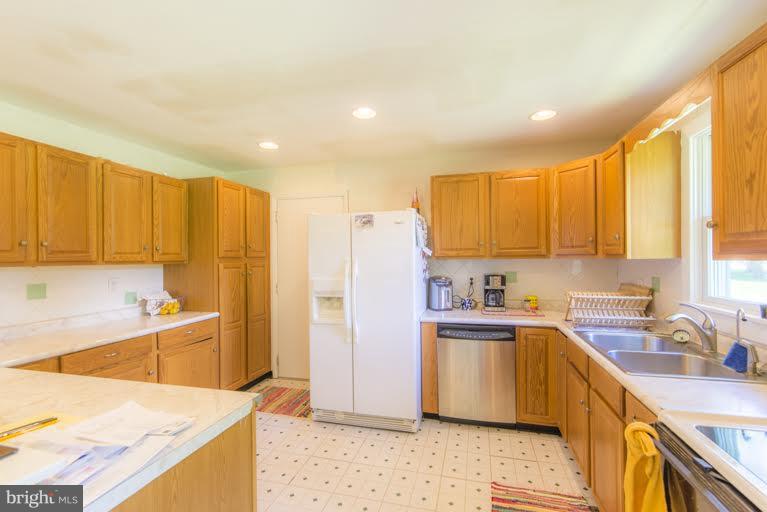 QUEEN ANNE ACRES - Residential