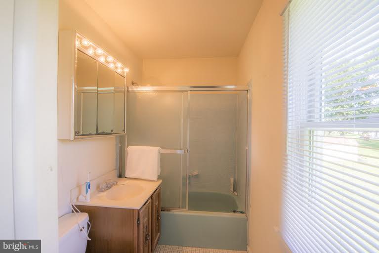 QUEEN ANNE ACRES - Residential