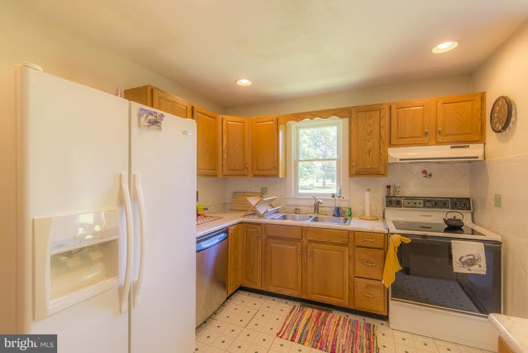 QUEEN ANNE ACRES - Residential