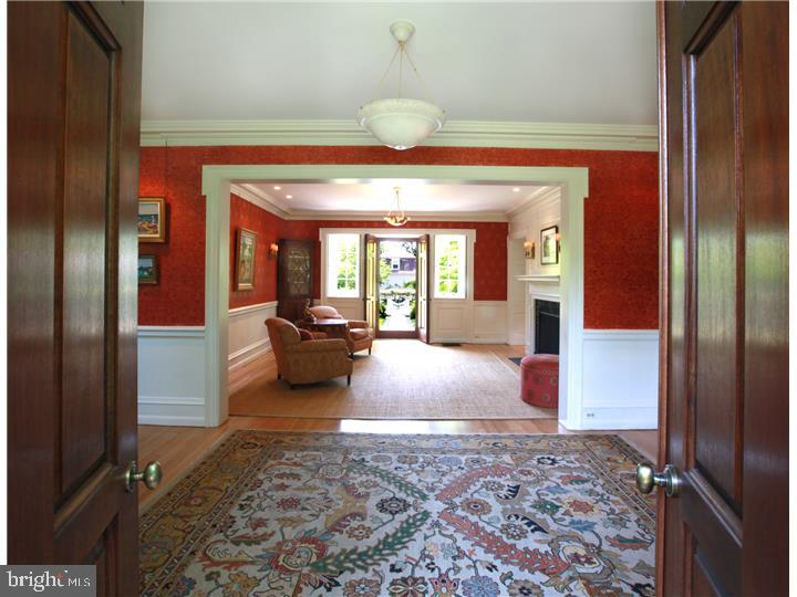 CHESTNUT HILL - Residential