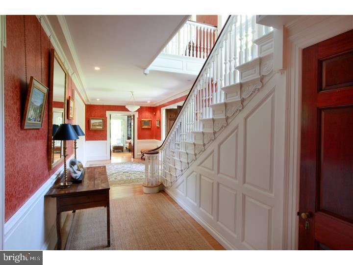 CHESTNUT HILL - Residential