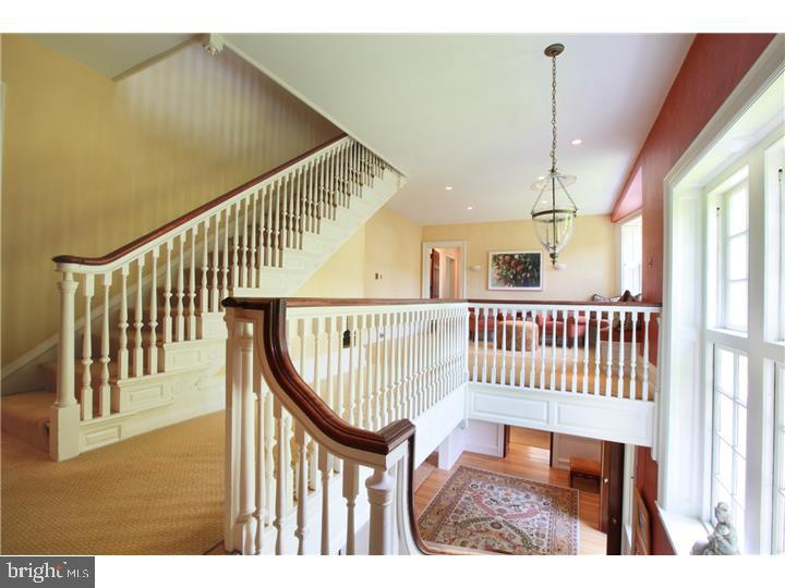 CHESTNUT HILL - Residential