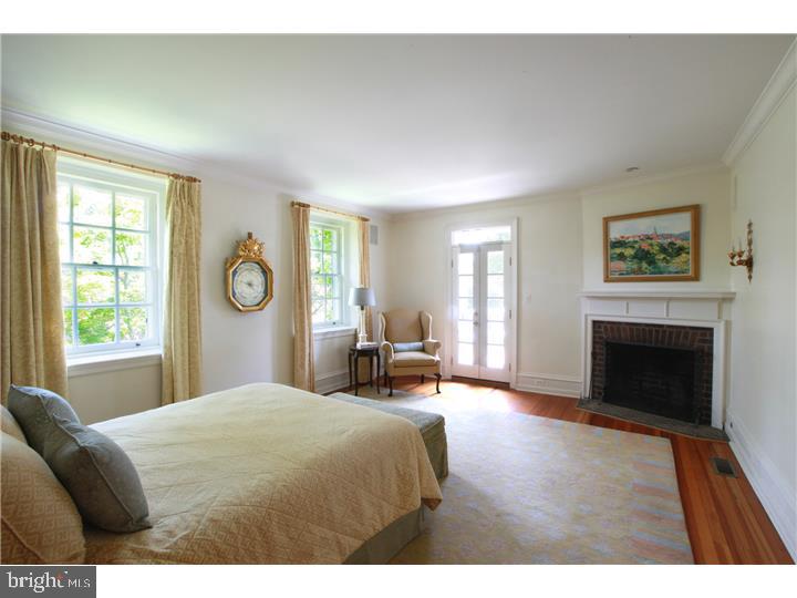 CHESTNUT HILL - Residential