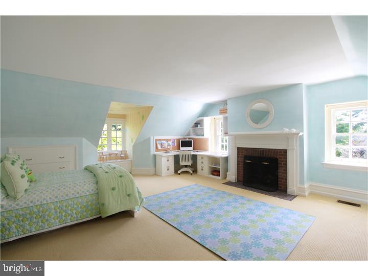 CHESTNUT HILL - Residential