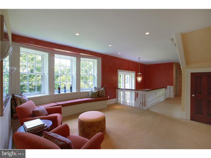 CHESTNUT HILL - Residential