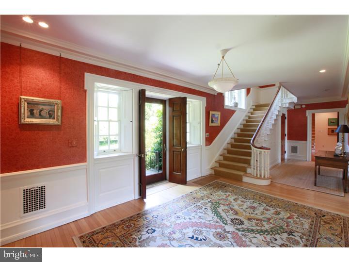 CHESTNUT HILL - Residential