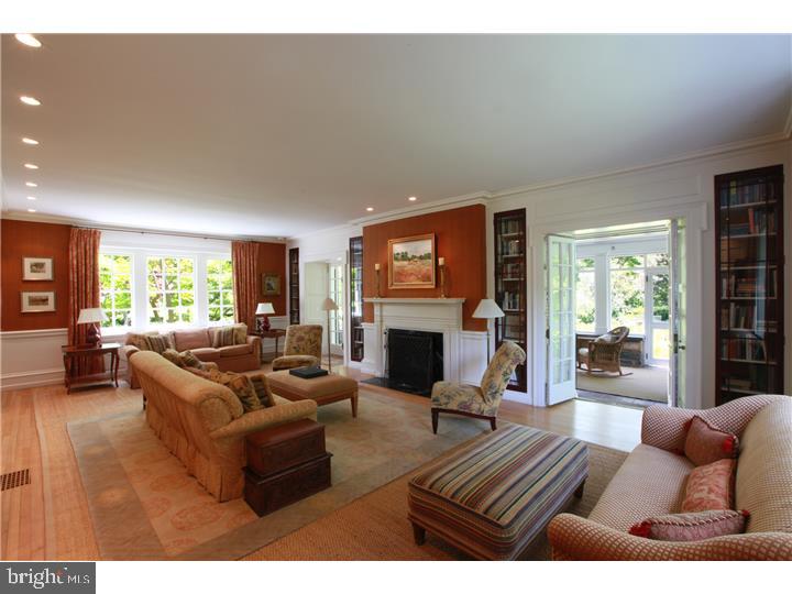 CHESTNUT HILL - Residential