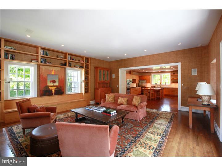 CHESTNUT HILL - Residential