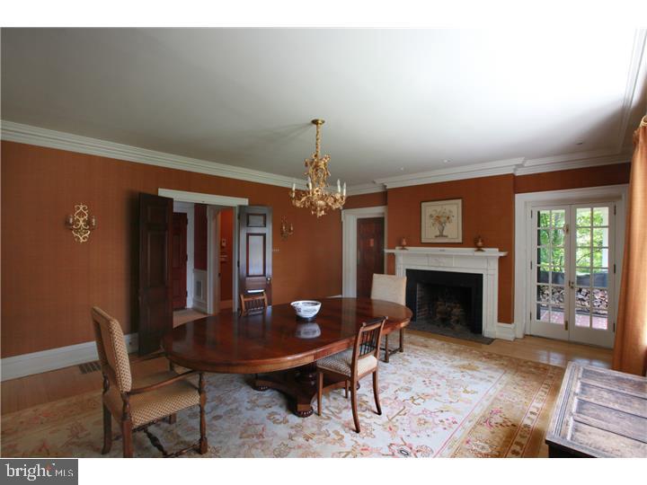 CHESTNUT HILL - Residential