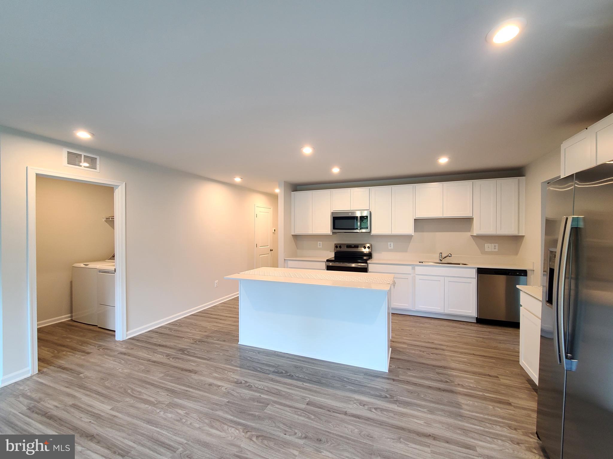 STONE SPRING - Residential Lease