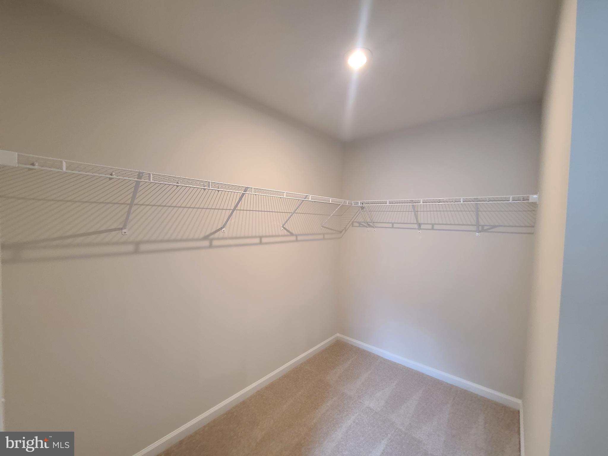 STONE SPRING - Residential Lease