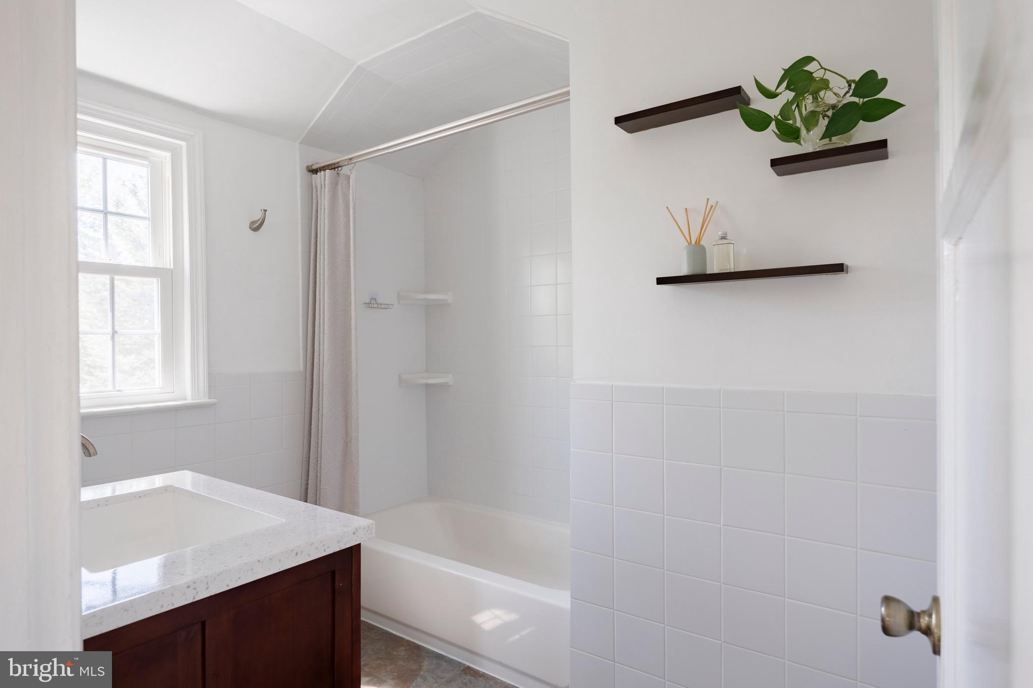 INDIAN SPRING HILLS - Residential