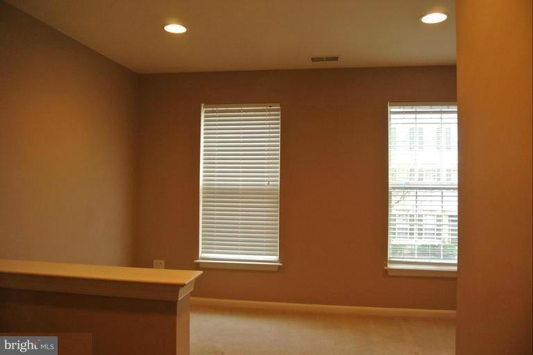 SOUTH RIDING - Residential