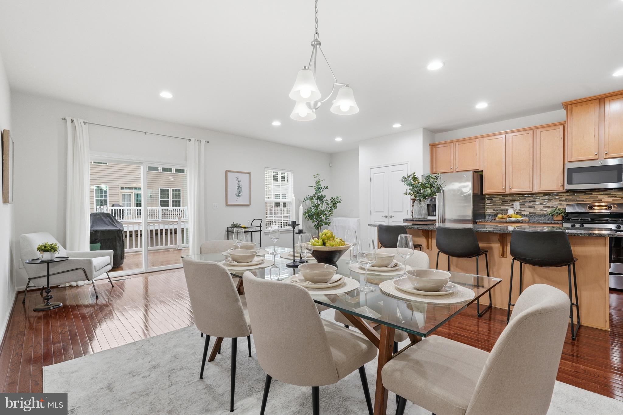 LOUDOUN CROSSING - Residential