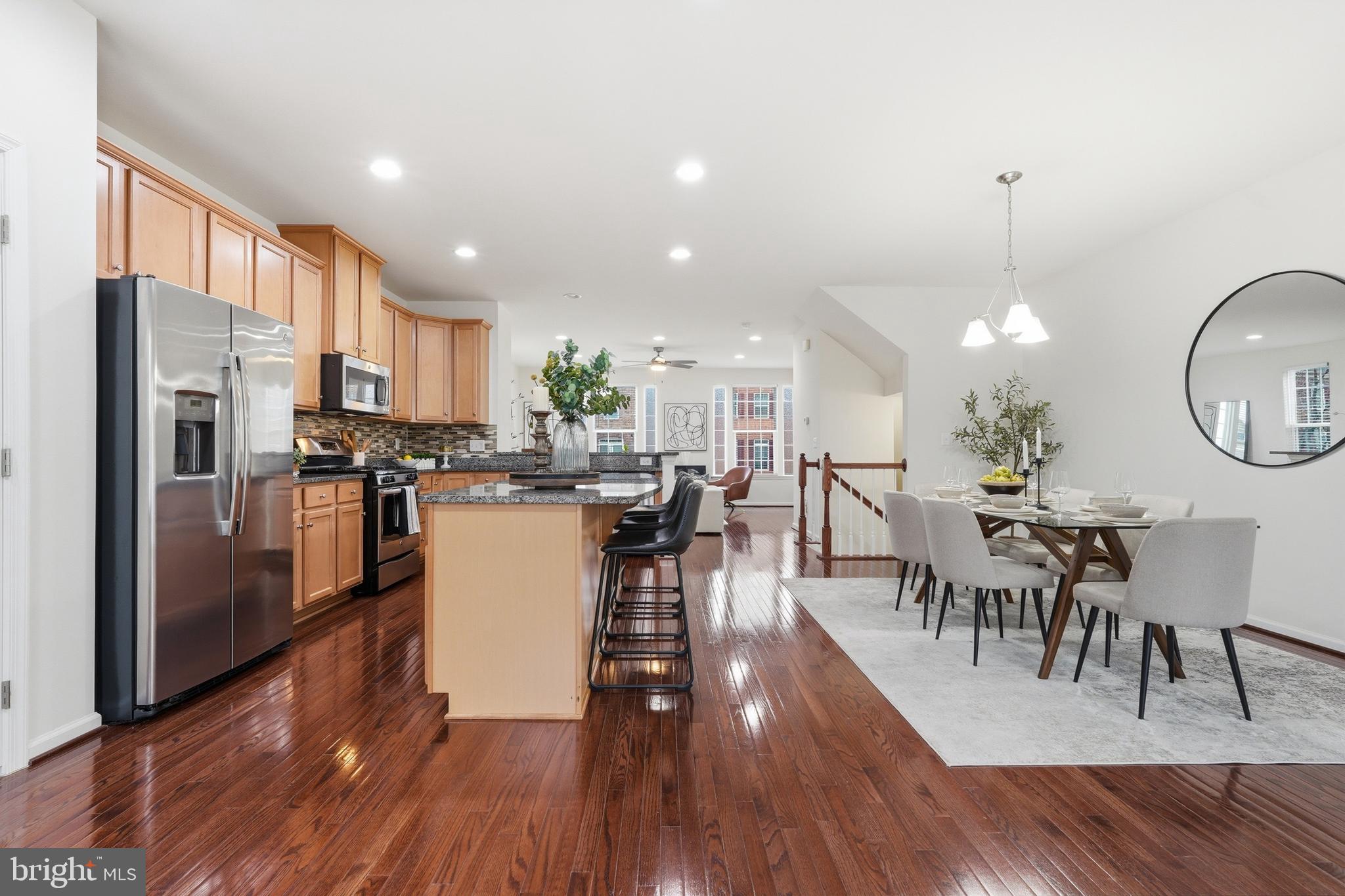 LOUDOUN CROSSING - Residential