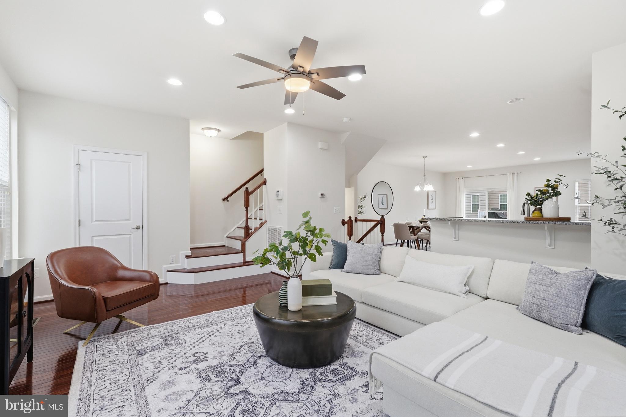 LOUDOUN CROSSING - Residential