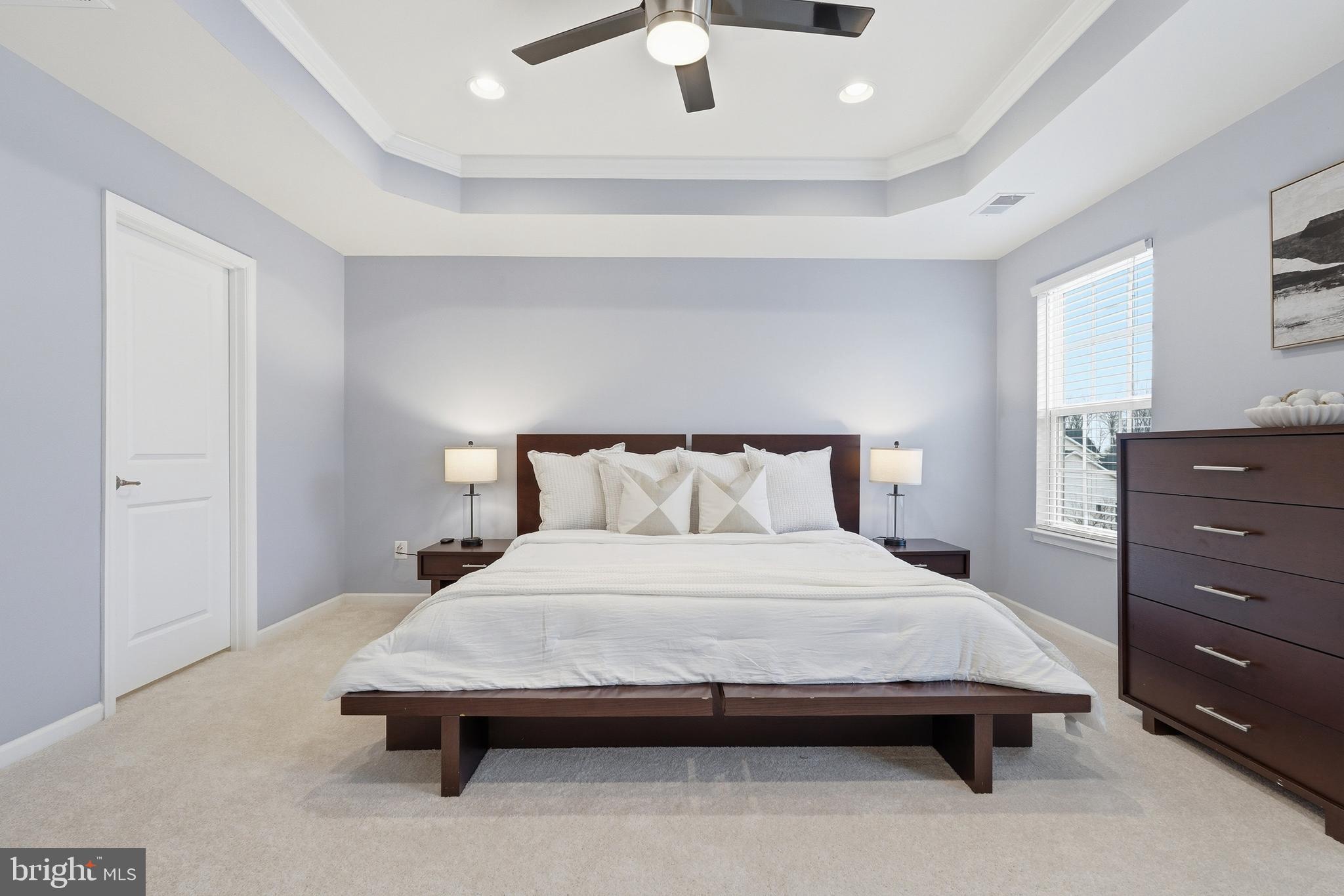 LOUDOUN CROSSING - Residential