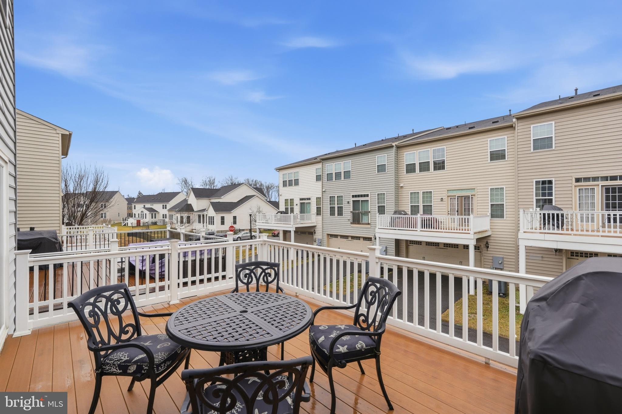 LOUDOUN CROSSING - Residential