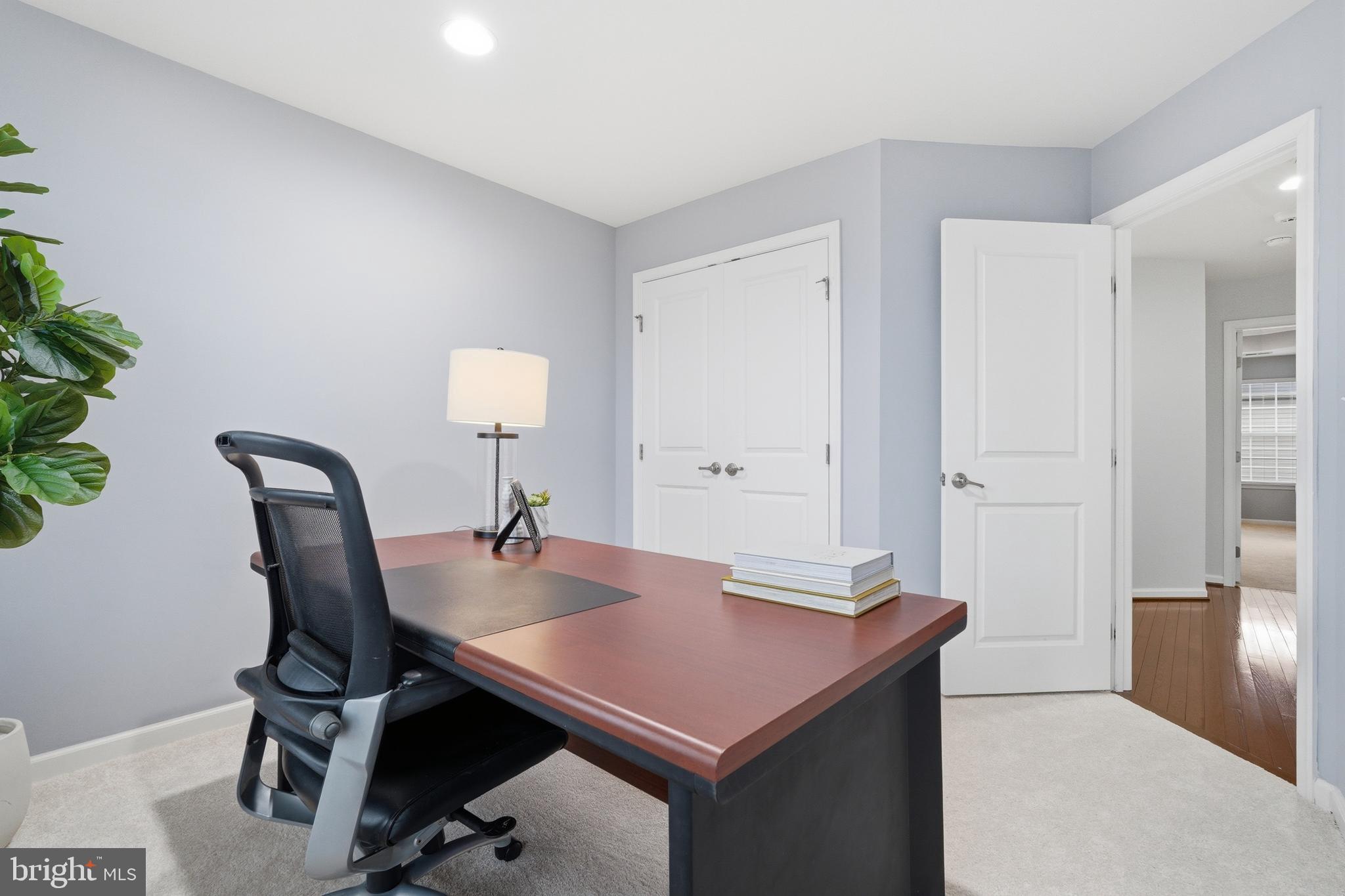 LOUDOUN CROSSING - Residential