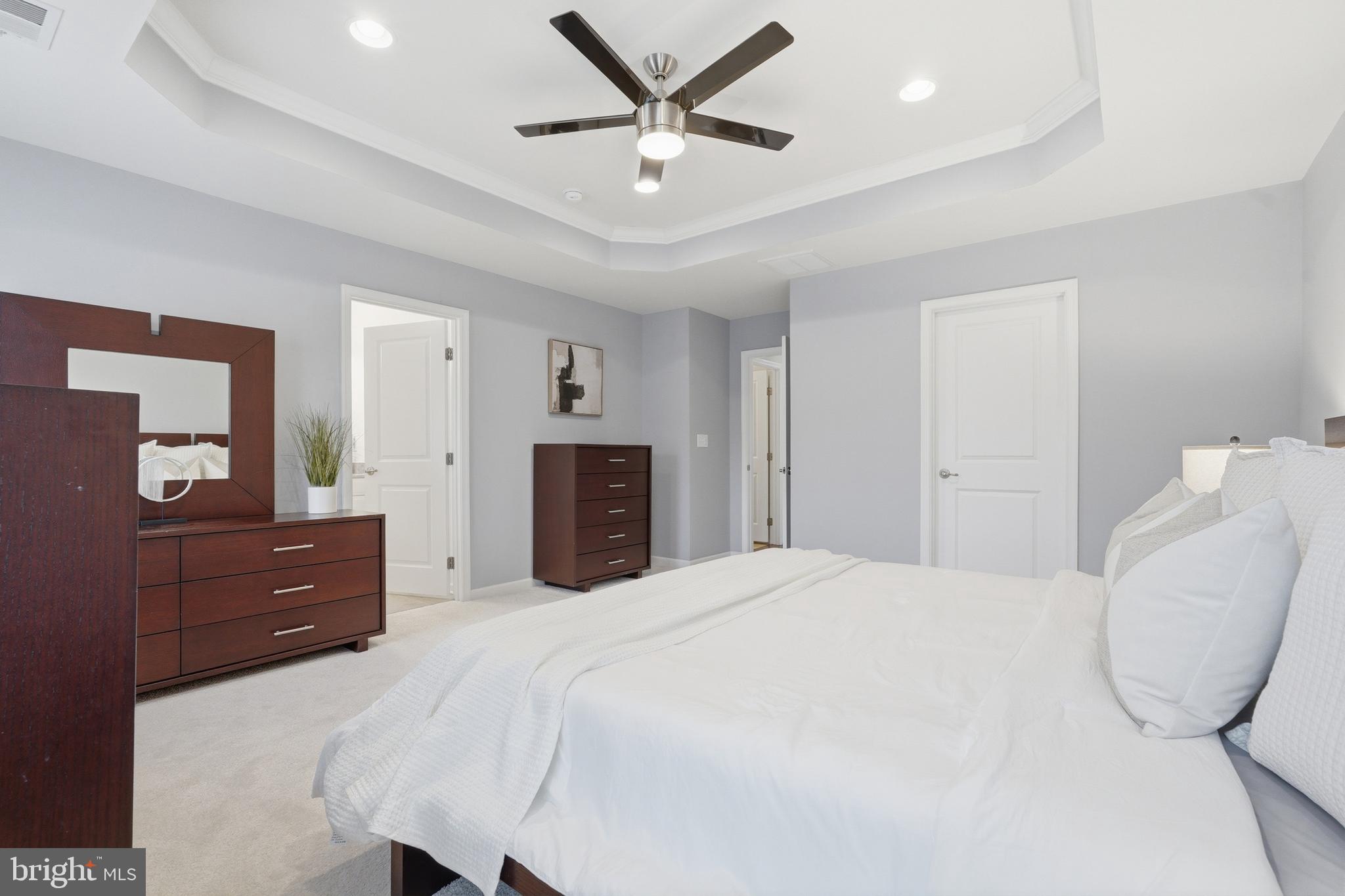 LOUDOUN CROSSING - Residential