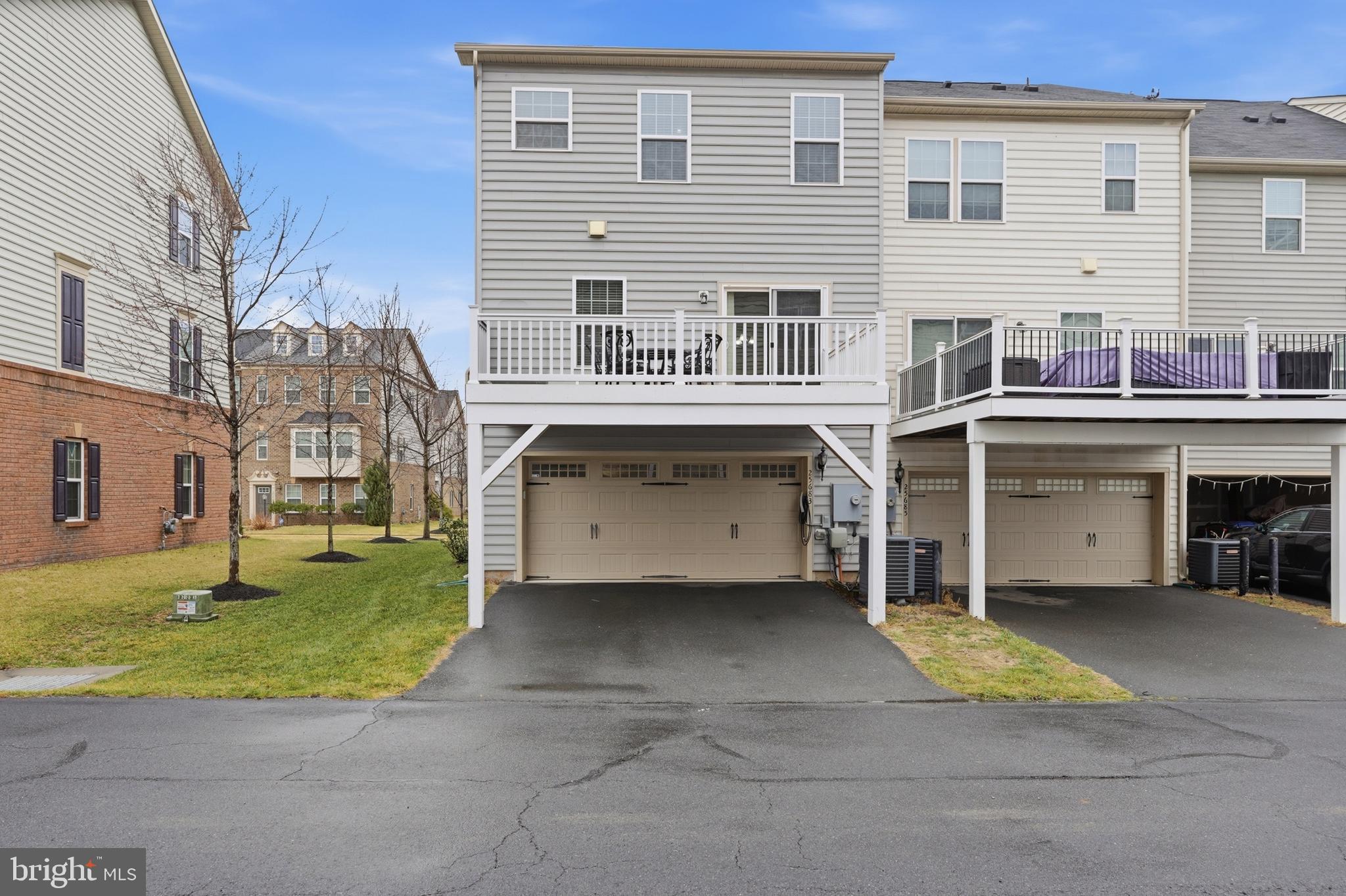 LOUDOUN CROSSING - Residential